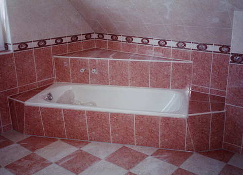 Verlegung von Wand- und Bodenfliesen