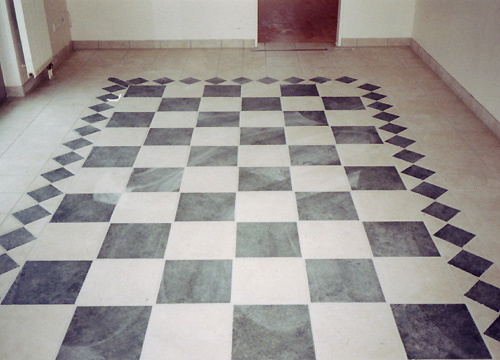 Fußbodenarbeiten - Laminatverlegung, Fliesenteppich