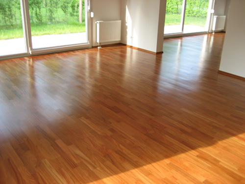 Fußbodenarbeiten - Laminatverlegung, Fliesenteppich